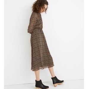 Madewell (Re)sourced Georgette Smocked-Neck Midi Dress in Folktale Paisley